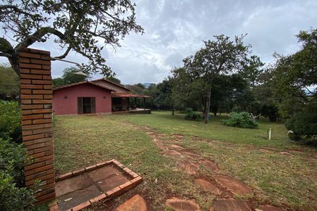 Quintal de casa de condomínio à venda com 3 quartos, 278m² em Casa Branca, Brumadinho