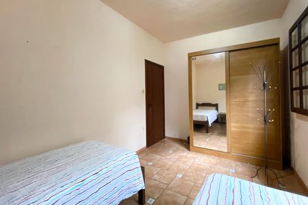 Casa de condomínio à venda com 278m², 3 quartos e 5 vagas Casa de condomínio à venda com 278m², 3 quartos e 5 vagasQuarto 2