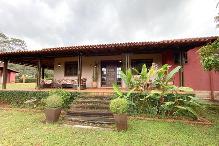 Fachada de casa de condomínio à venda com 3 quartos, 278m² em Casa Branca, Brumadinho