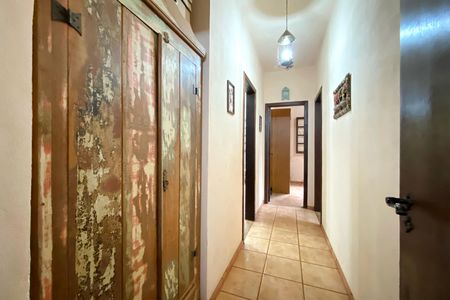 Casa de condomínio à venda com 278m², 3 quartos e 5 vagas Casa de condomínio à venda com 278m², 3 quartos e 5 vagasCorredor