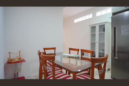 Casa para alugar com 170m², 3 quartos e 3 vagasCozinha 