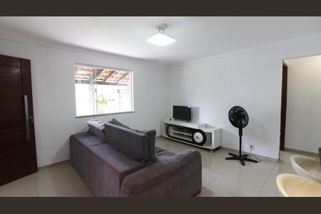 Casa de Condomínio para alugar com 3 quartos, 120m² em Jardim Olinda, Cabo Frio