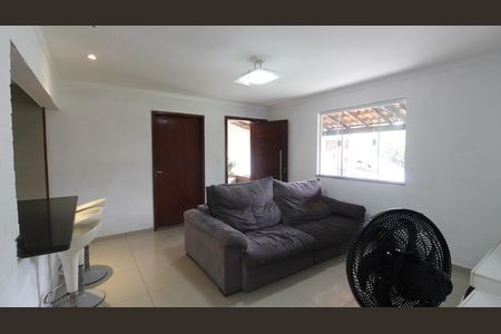 Casa de Condomínio para alugar com 3 quartos, 120m² em Jardim Olinda, Cabo Frio