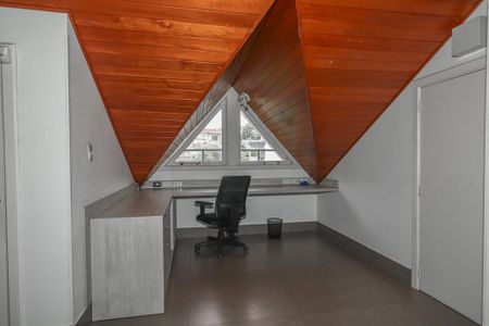 Casa à venda com 500m², 2 quartos e sem vagaSótão
