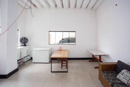 Casa à venda com 450m², 3 quartos e 2 vagasEscritório
