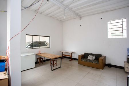 Casa à venda com 450m², 3 quartos e 2 vagasEscritório