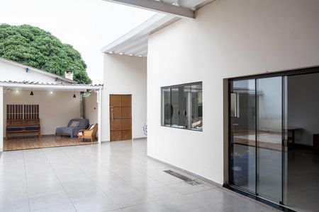 Casa à venda com 450m², 3 quartos e 2 vagasQuintal