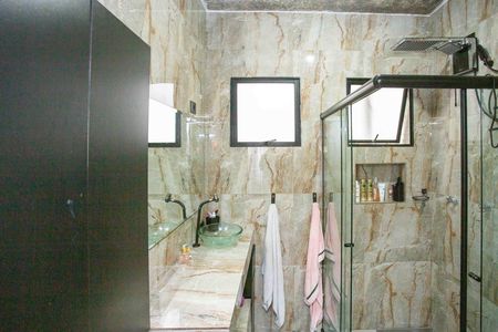 Casa à venda com 450m², 3 quartos e 2 vagasBanheiro 1