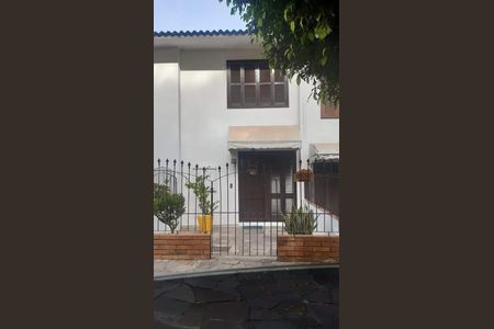 Casa para alugar com 70m², 2 quartos e 1 vaga Casa para alugar com 70m², 2 quartos e 1 vagaFachada