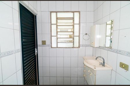 Banheiro da Suíte de casa para alugar com 1 quarto, 60m² em Chácara Inglesa, São Paulo
