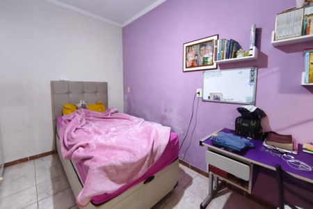 Casa à venda com 100m², 3 quartos e 4 vagasQuarto 2
