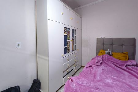 Casa à venda com 100m², 3 quartos e 4 vagasQuarto 2