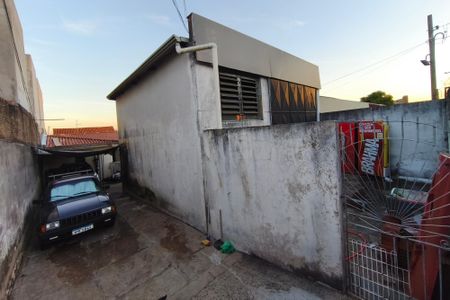 Casa à venda com 100m², 3 quartos e 4 vagasCorredor - Quintal
