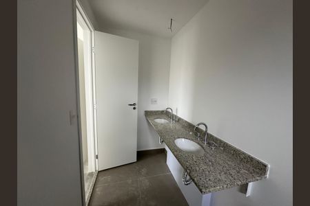 Apartamento à venda com 79m², 2 quartos e 2 vagasBanheiro da Suíte 2