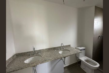Apartamento à venda com 79m², 2 quartos e 2 vagasBanheiro da Suíte 2
