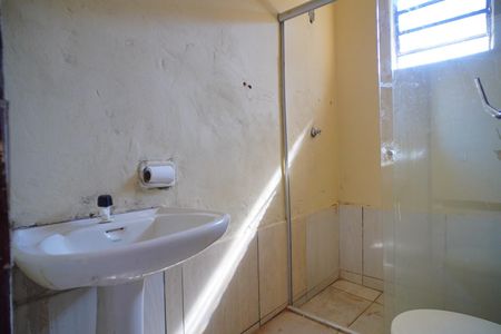 Banheiro  de casa para alugar com 1 quarto, 45m² em Morro Santana, Porto Alegre