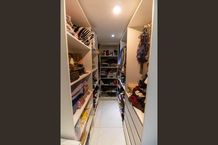 Apartamento à venda com 113m², 3 quartos e 1 vaga Apartamento à venda com 113m², 3 quartos e 1 vagaCloset