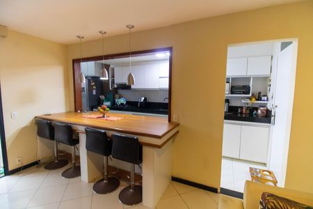 Apartamento à venda com 113m², 3 quartos e 1 vaga Apartamento à venda com 113m², 3 quartos e 1 vagaCozinha e Área de Serviço