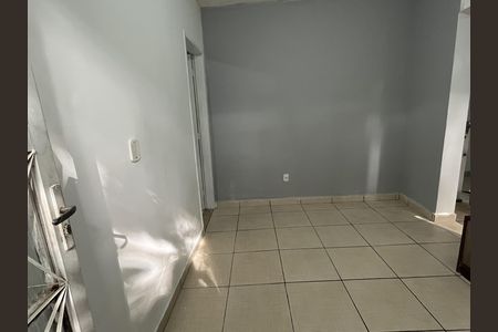 Sala de casa para alugar com 1 quarto, 50m² em Taquara, Rio de Janeiro