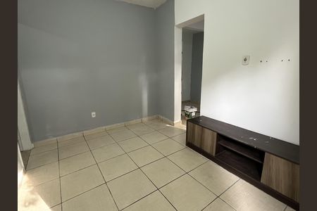 Sala de casa para alugar com 1 quarto, 50m² em Taquara, Rio de Janeiro