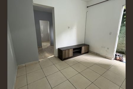 Sala de casa para alugar com 1 quarto, 50m² em Taquara, Rio de Janeiro