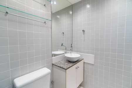 Apartamento para alugar com 54m², 2 quartos e 1 vaga Apartamento para alugar com 54m², 2 quartos e 1 vagaBanheiro