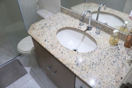 Apartamento à venda com 74m², 2 quartos e 1 vagaBanheiro 2