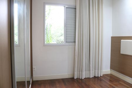 Apartamento à venda com 74m², 2 quartos e 1 vagaQuarto 2