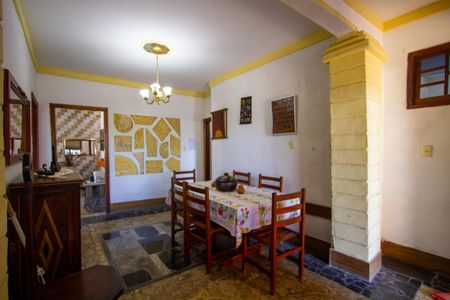 Sala de casa para alugar com 2 quartos, 225m² em Pacheco, São Gonçalo