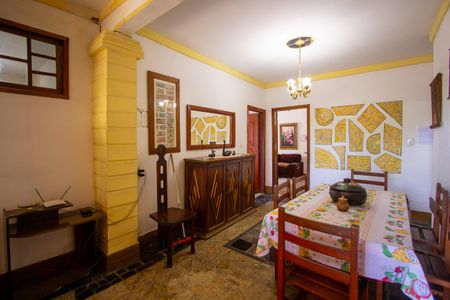 Sala de casa para alugar com 2 quartos, 225m² em Pacheco, São Gonçalo