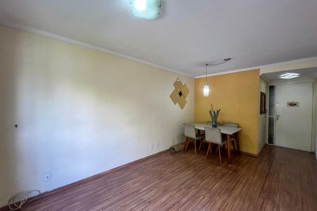 Apartamento para alugar com 62m², 2 quartos e 1 vagaSala