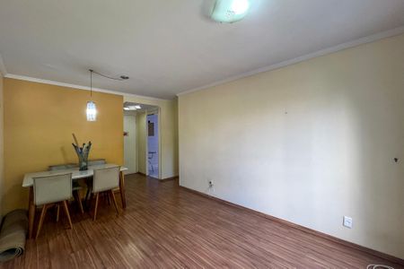 Apartamento para alugar com 62m², 2 quartos e 1 vagaSala