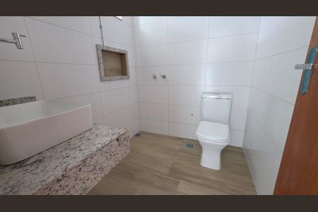 Casa à venda com 82m², 3 quartos e 4 vagas