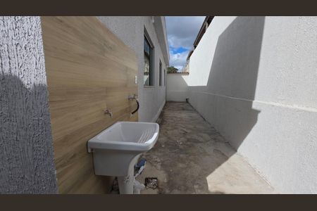 Casa à venda com 82m², 3 quartos e 4 vagas