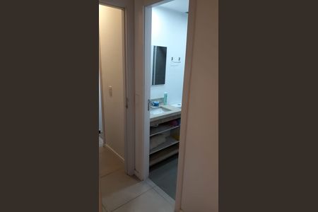 Apartamento à venda com 55m², 2 quartos e 1 vaga Apartamento à venda com 55m², 2 quartos e 1 vagaBanheiro