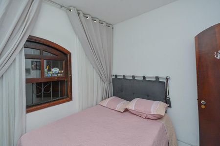 Casa à venda com 400m², 3 quartos e 2 vagas Casa à venda com 400m², 3 quartos e 2 vagasQuarto 2