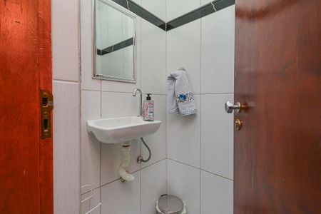Casa à venda com 400m², 3 quartos e 2 vagas Casa à venda com 400m², 3 quartos e 2 vagasLavabo