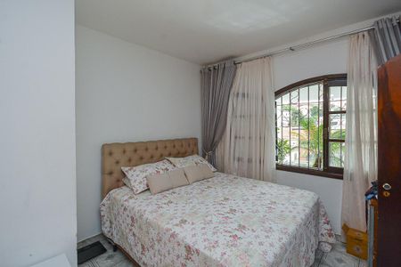 Casa à venda com 400m², 3 quartos e 2 vagas Casa à venda com 400m², 3 quartos e 2 vagasQuarto 1
