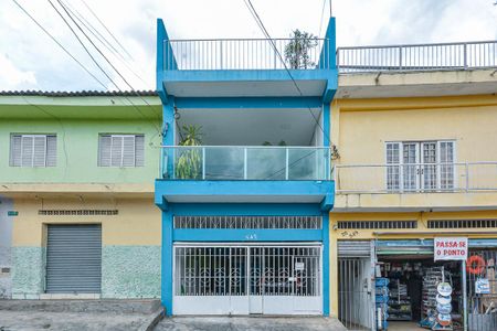 Casa à venda com 400m², 3 quartos e 2 vagas Casa à venda com 400m², 3 quartos e 2 vagasFachada