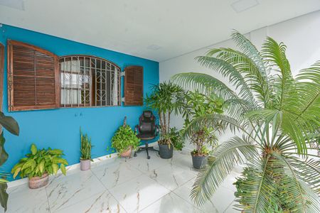 Casa à venda com 400m², 3 quartos e 2 vagas Casa à venda com 400m², 3 quartos e 2 vagasSacada