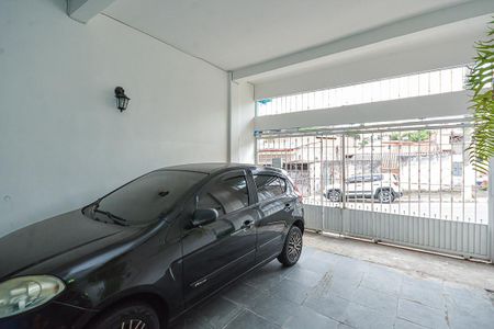 Casa à venda com 400m², 3 quartos e 2 vagas Casa à venda com 400m², 3 quartos e 2 vagasGaragem