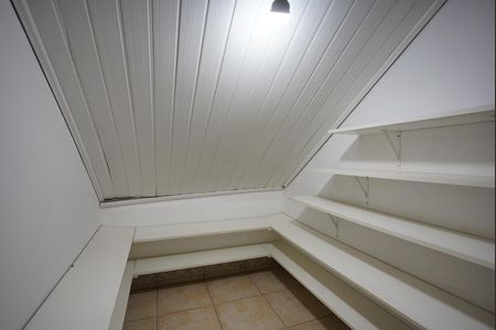 Casa para alugar com 135m², 2 quartos e 3 vagas Casa para alugar com 135m², 2 quartos e 3 vagasCloset do quarto 1