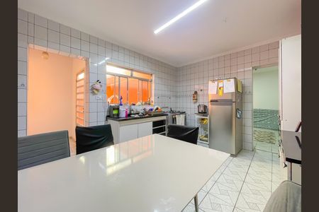 Casa à venda com 122m², 2 quartos e 5 vagas Casa à venda com 122m², 2 quartos e 5 vagasCozinha