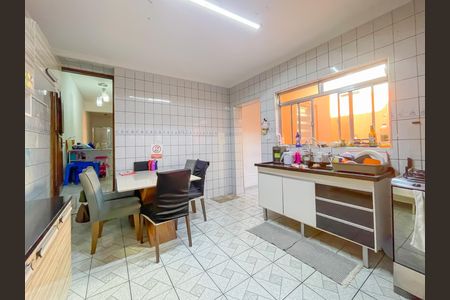 Casa à venda com 122m², 2 quartos e 5 vagas Casa à venda com 122m², 2 quartos e 5 vagasCozinha