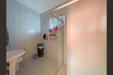 Casa à venda com 122m², 2 quartos e 5 vagas Casa à venda com 122m², 2 quartos e 5 vagasBanheiro