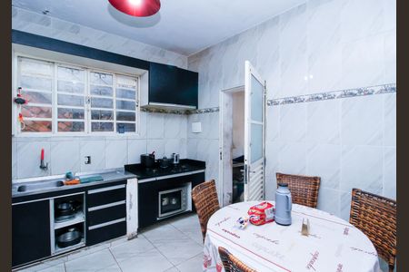 Casa à venda com 6 quartos, 470m² em Santa Efigênia, Belo Horizonte