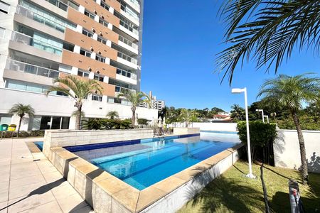 Apartamento à venda com 77m², 2 quartos e 2 vagas Apartamento à venda com 77m², 2 quartos e 2 vagasÁrea comum - Piscina