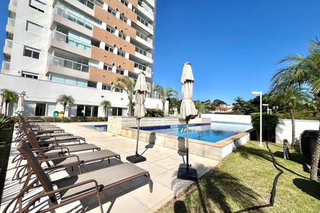 Apartamento à venda com 77m², 2 quartos e 2 vagas Apartamento à venda com 77m², 2 quartos e 2 vagasÁrea comum - Piscina