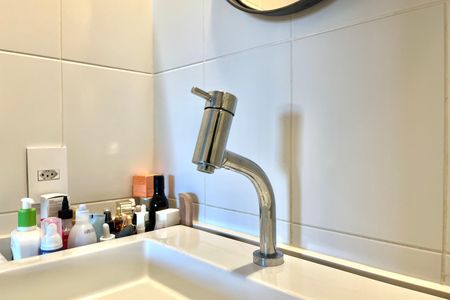 Apartamento à venda com 77m², 2 quartos e 2 vagas Apartamento à venda com 77m², 2 quartos e 2 vagasBanheiro da Suíte