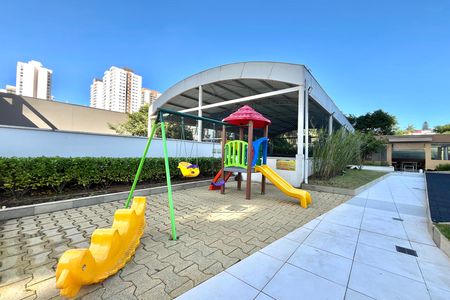 Apartamento à venda com 77m², 2 quartos e 2 vagas Apartamento à venda com 77m², 2 quartos e 2 vagasÁrea comum - Playground